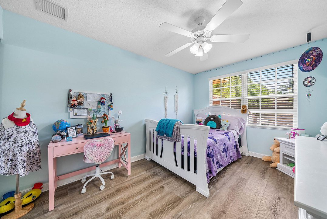 Active With Contract: $759,999 (4 beds, 2 baths, 2888 Square Feet)