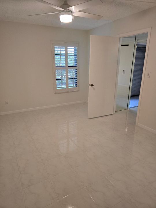 For Rent: $2,200 (2 beds, 2 baths, 912 Square Feet)