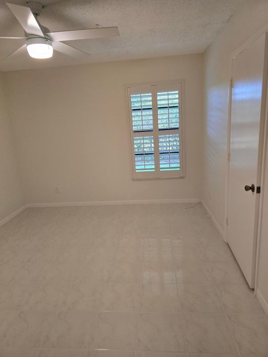 For Rent: $2,200 (2 beds, 2 baths, 912 Square Feet)