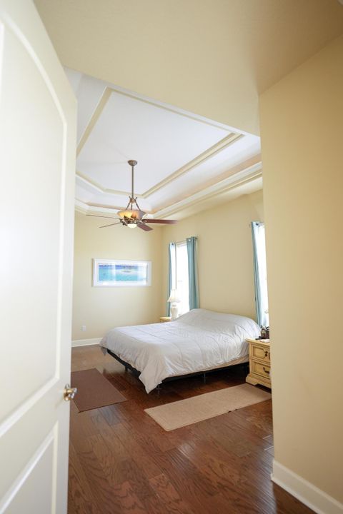 For Sale: $800,000 (3 beds, 3 baths, 2763 Square Feet)