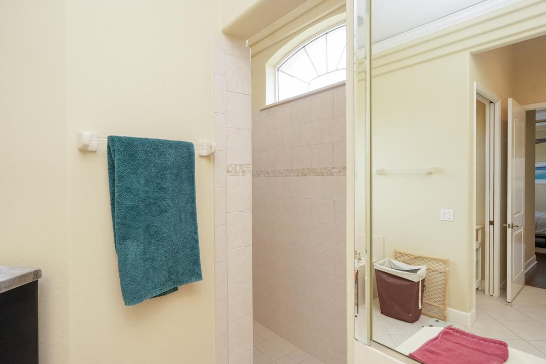 For Sale: $800,000 (3 beds, 3 baths, 2763 Square Feet)