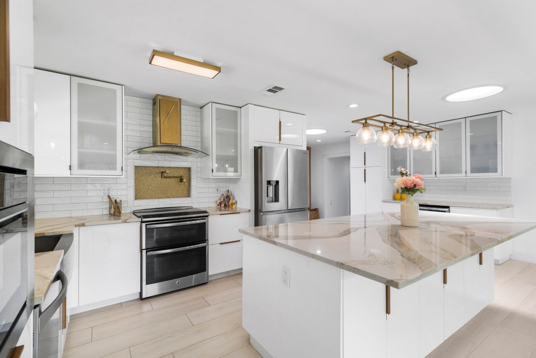 For Rent: $5,000 (3 beds, 2 baths, 2067 Square Feet)