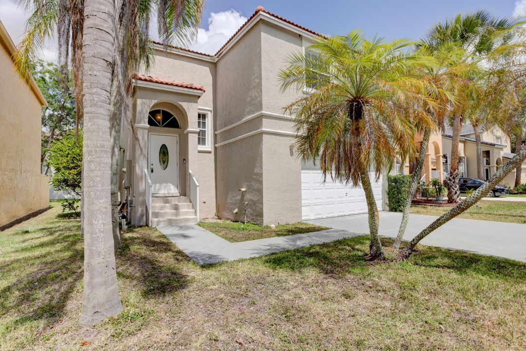 В аренду: $3,950 (4 спален, 2 ванн, 1982 Квадратных фут)