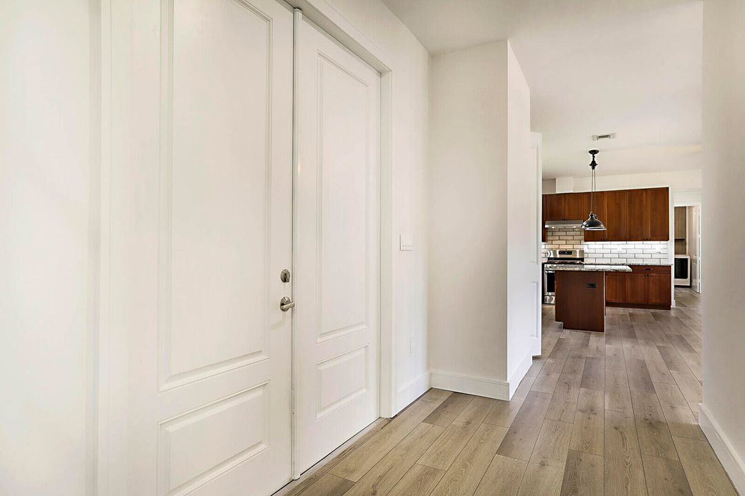 待售: $1,325,000 (3 贝兹, 3 浴室, 2005 平方英尺)