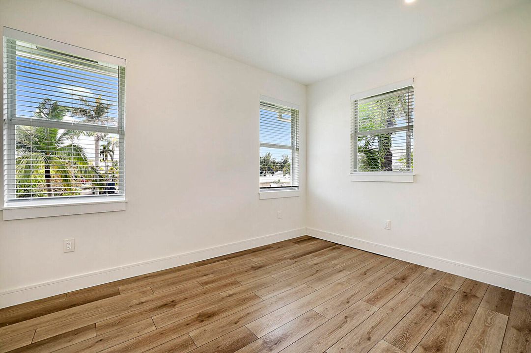 待售: $1,325,000 (3 贝兹, 3 浴室, 2005 平方英尺)