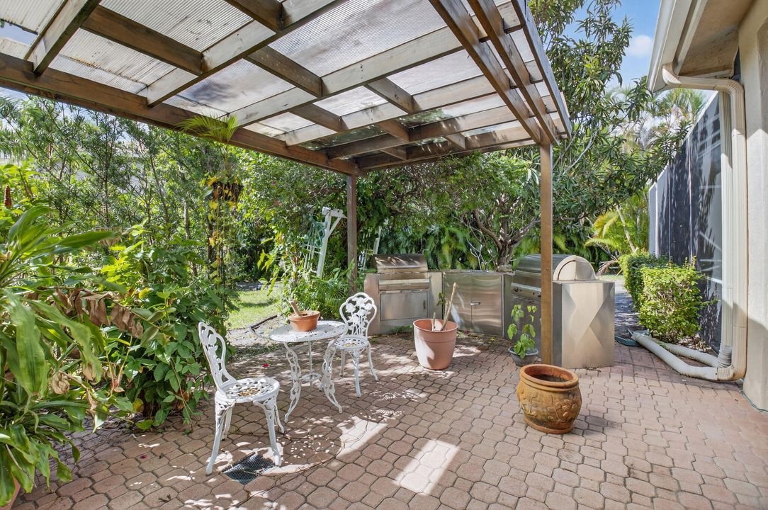 For Sale: $1,019,000 (5 beds, 3 baths, 3390 Square Feet)