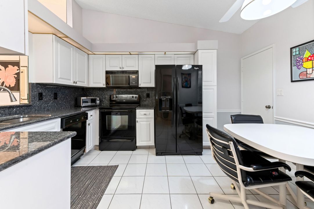 Active With Contract: $300,000 (2 beds, 2 baths, 1632 Square Feet)