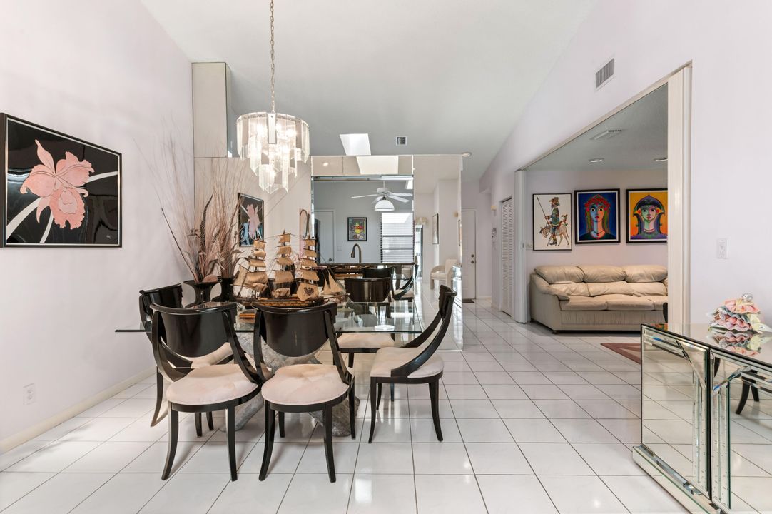 Active With Contract: $300,000 (2 beds, 2 baths, 1632 Square Feet)