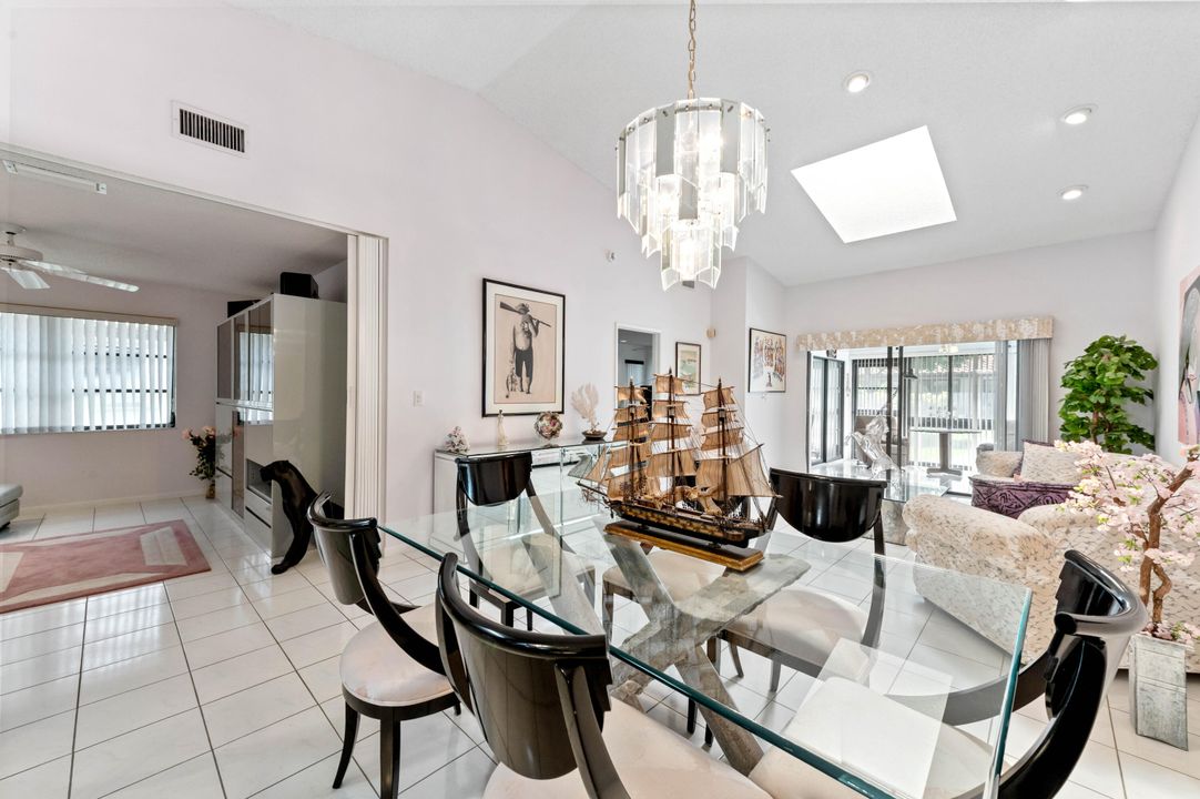 Active With Contract: $300,000 (2 beds, 2 baths, 1632 Square Feet)