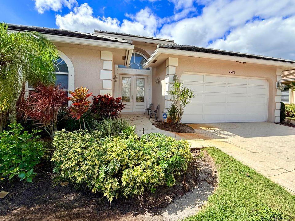 На продажу: $845,000 (4 спален, 2 ванн, 2110 Квадратных фут)