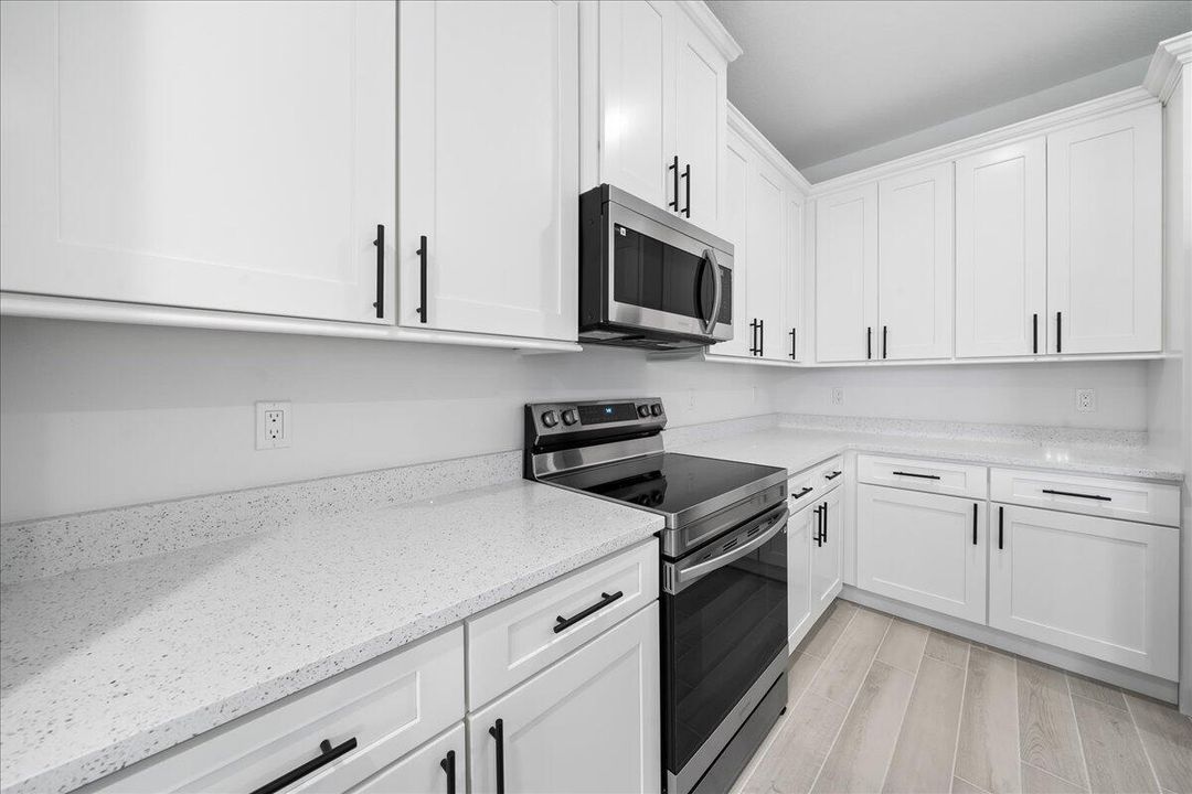 На продажу: $434,900 (4 спален, 2 ванн, 1775 Квадратных фут)