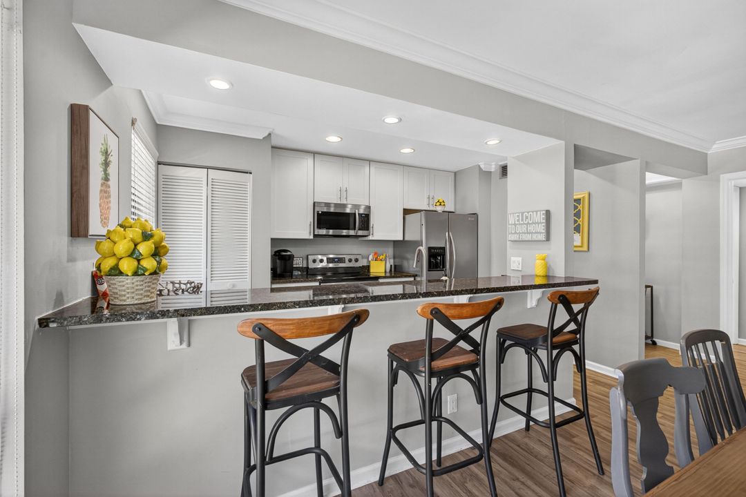 For Rent: $7,000 (2 beds, 2 baths, 1366 Square Feet)