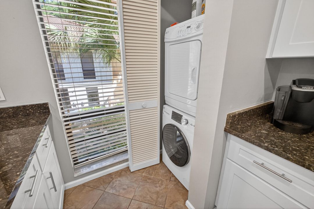 For Rent: $7,000 (2 beds, 2 baths, 1366 Square Feet)