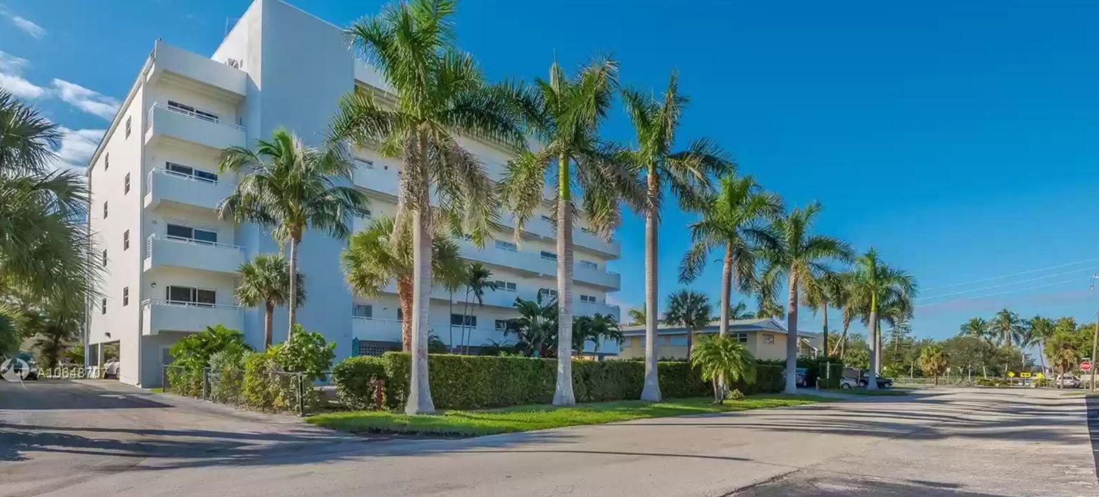 出租: $2,500 (1 贝兹, 1 浴室, 740 平方英尺)