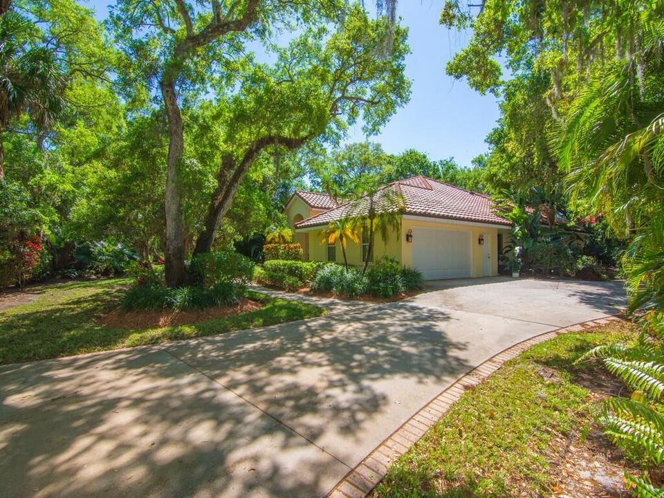 For Sale: $1,399,000 (4 beds, 3 baths, 2843 Square Feet)