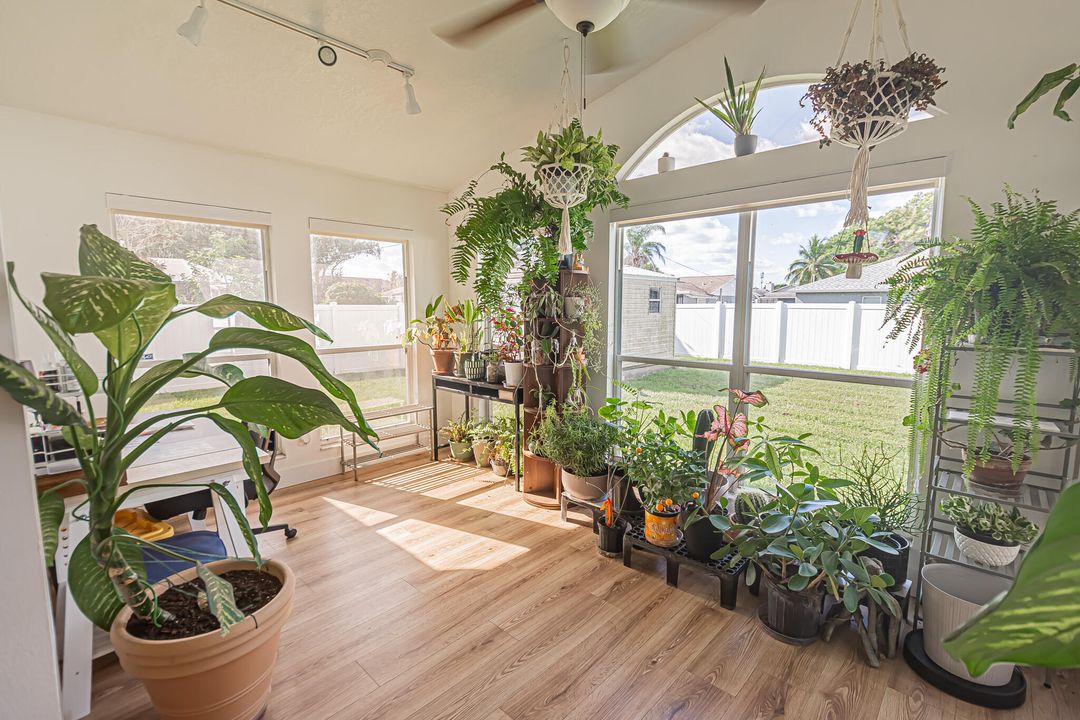 出租: $2,595 (3 贝兹, 2 浴室, 1831 平方英尺)