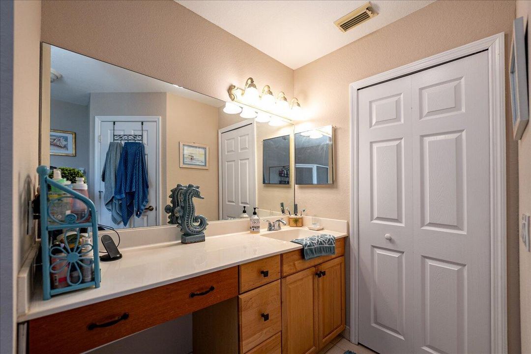 Active With Contract: $367,400 (3 beds, 2 baths, 1336 Square Feet)