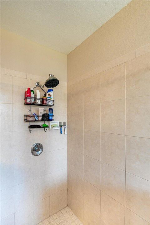 Active With Contract: $367,400 (3 beds, 2 baths, 1336 Square Feet)