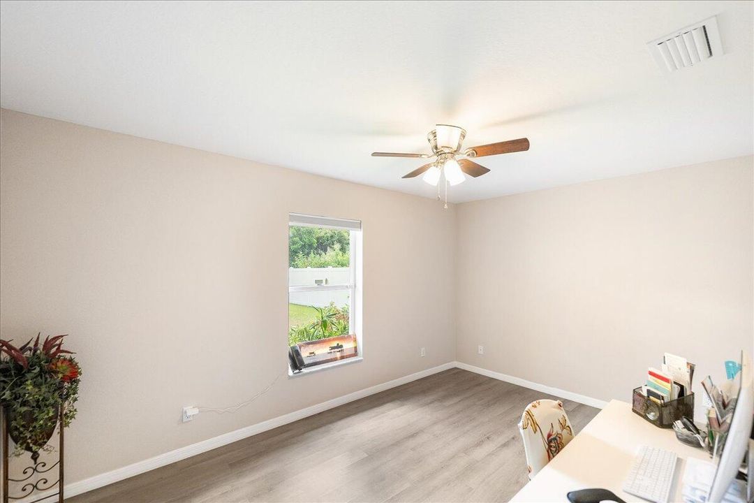 Active With Contract: $367,400 (3 beds, 2 baths, 1336 Square Feet)