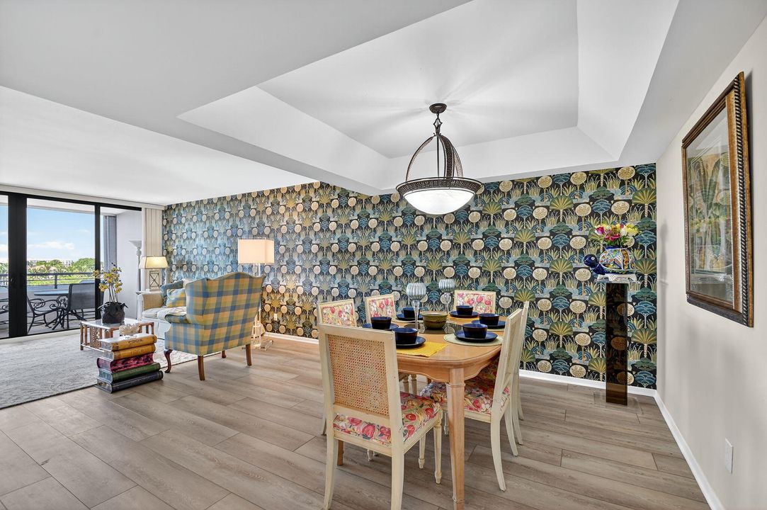 待售: $209,000 (1 贝兹, 1 浴室, 1016 平方英尺)