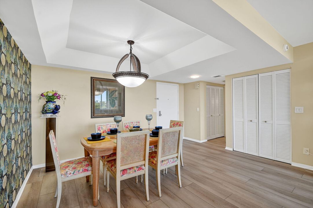 待售: $209,000 (1 贝兹, 1 浴室, 1016 平方英尺)