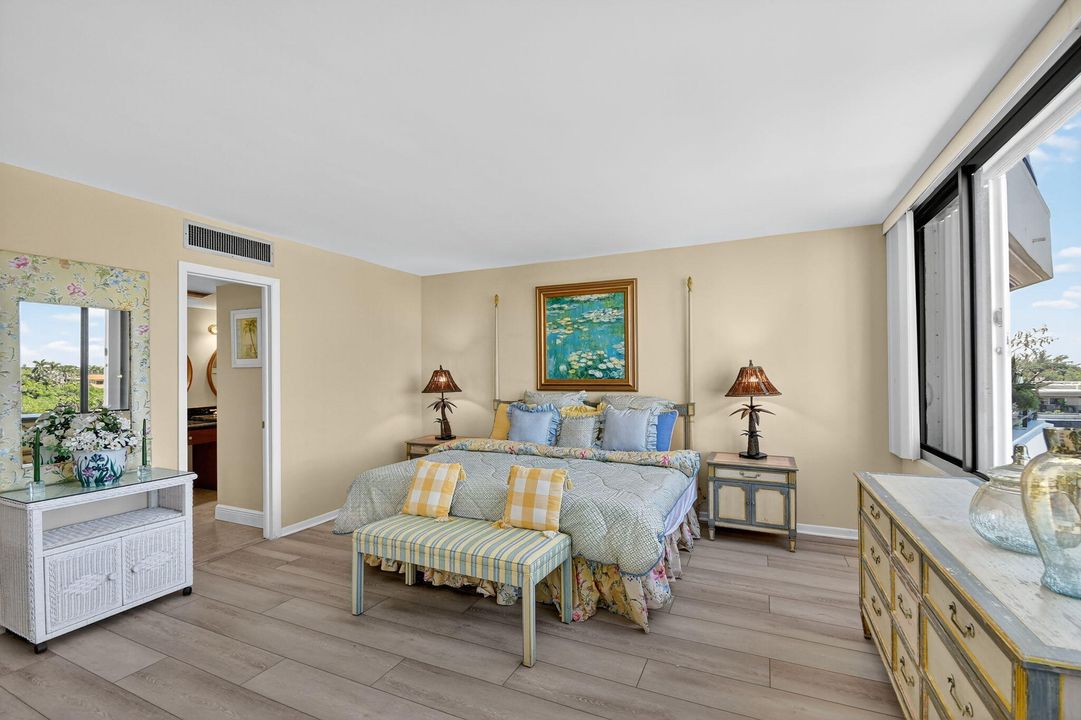 待售: $209,000 (1 贝兹, 1 浴室, 1016 平方英尺)