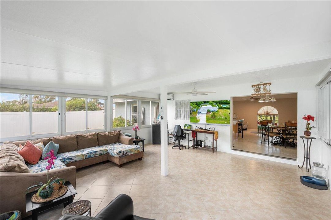 Active With Contract: $367,400 (3 beds, 2 baths, 1336 Square Feet)