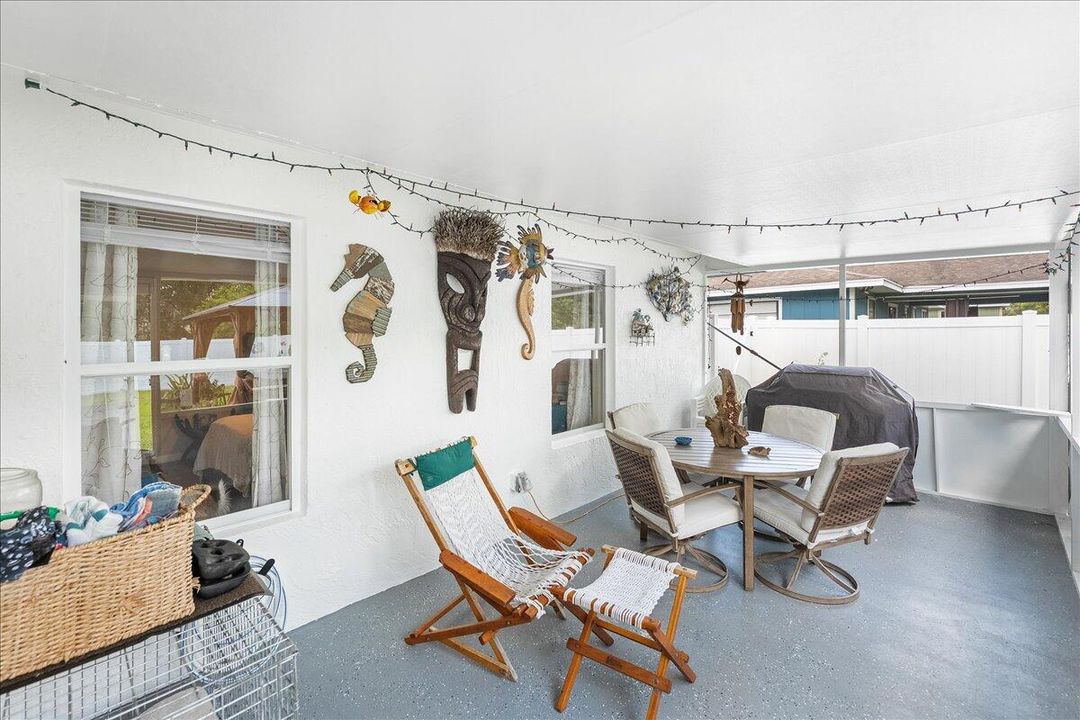 Active With Contract: $367,400 (3 beds, 2 baths, 1336 Square Feet)