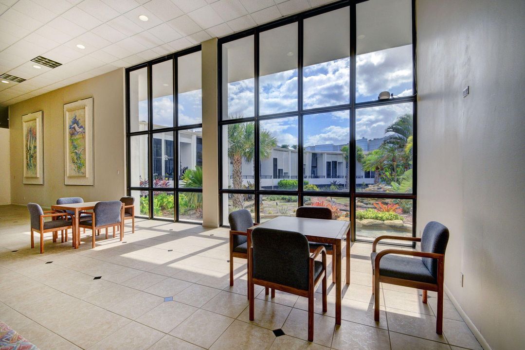 待售: $209,000 (1 贝兹, 1 浴室, 1016 平方英尺)