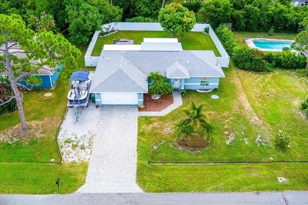 Active With Contract: $367,400 (3 beds, 2 baths, 1336 Square Feet)