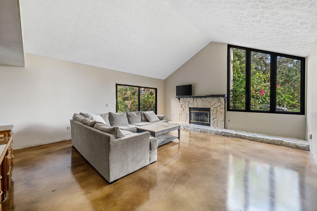 待售: $435,000 (3 贝兹, 2 浴室, 2113 平方英尺)