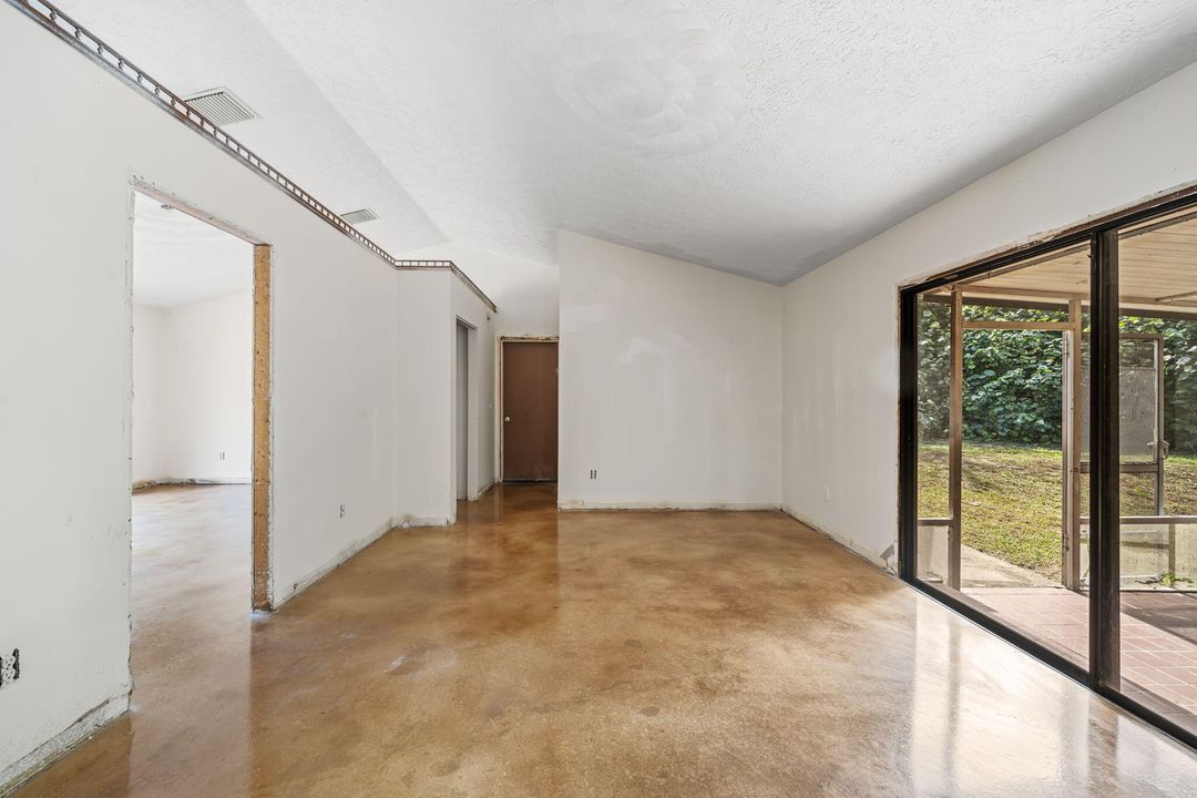 待售: $435,000 (3 贝兹, 2 浴室, 2113 平方英尺)