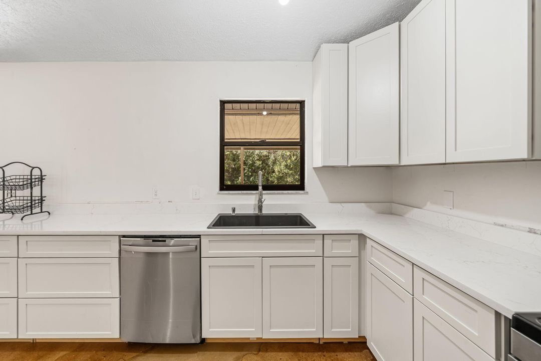 待售: $435,000 (3 贝兹, 2 浴室, 2113 平方英尺)