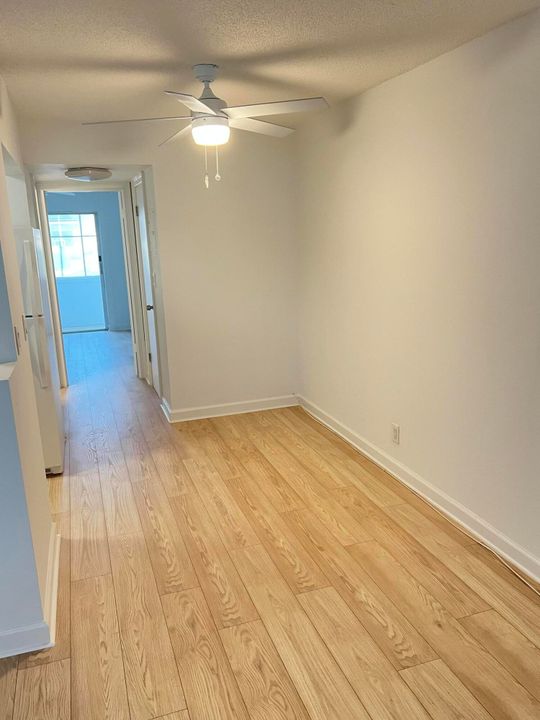 For Sale: $69,900 (1 beds, 1 baths, 532 Square Feet)