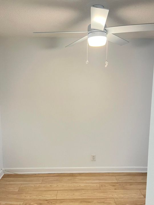 For Sale: $69,900 (1 beds, 1 baths, 532 Square Feet)