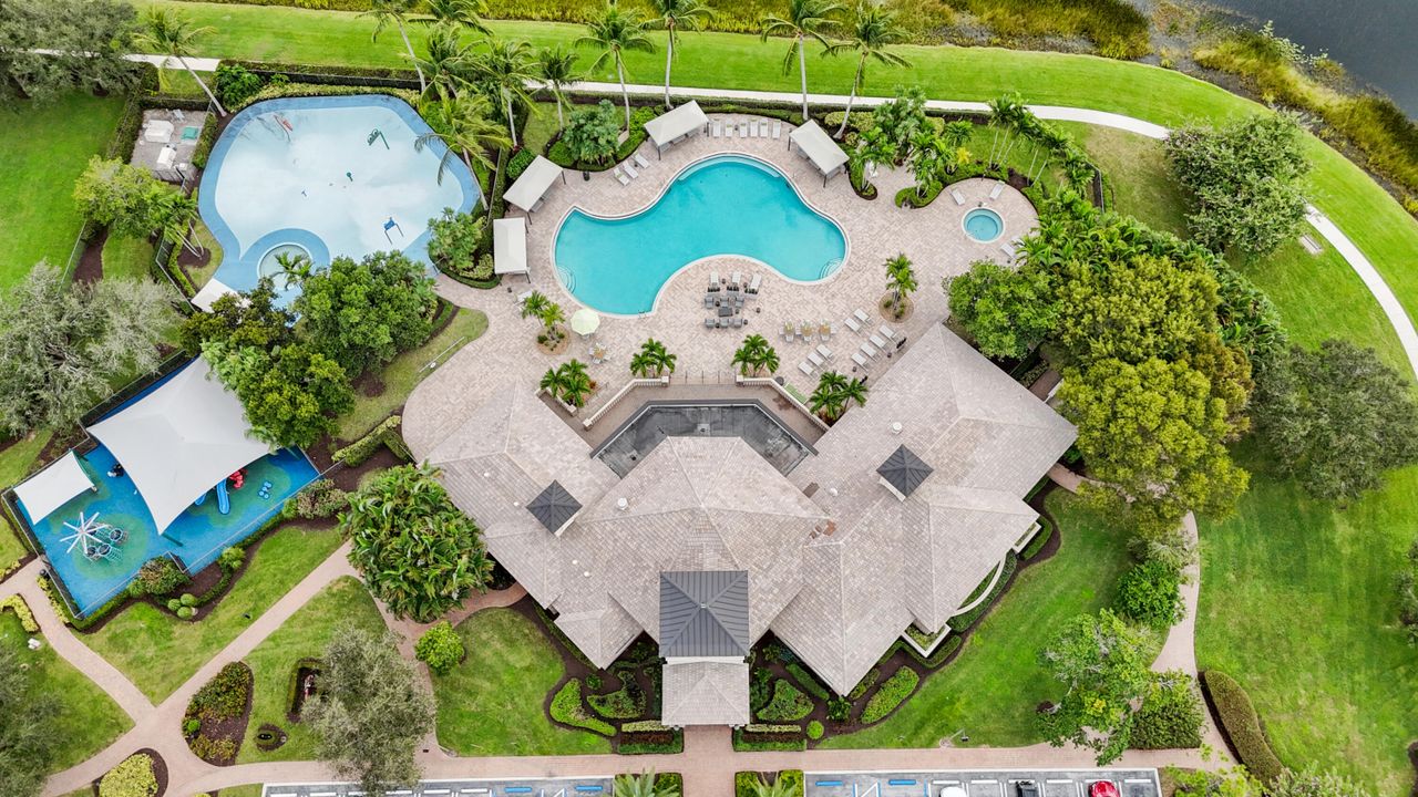 出租: $4,750 (5 贝兹, 3 浴室, 2941 平方英尺)