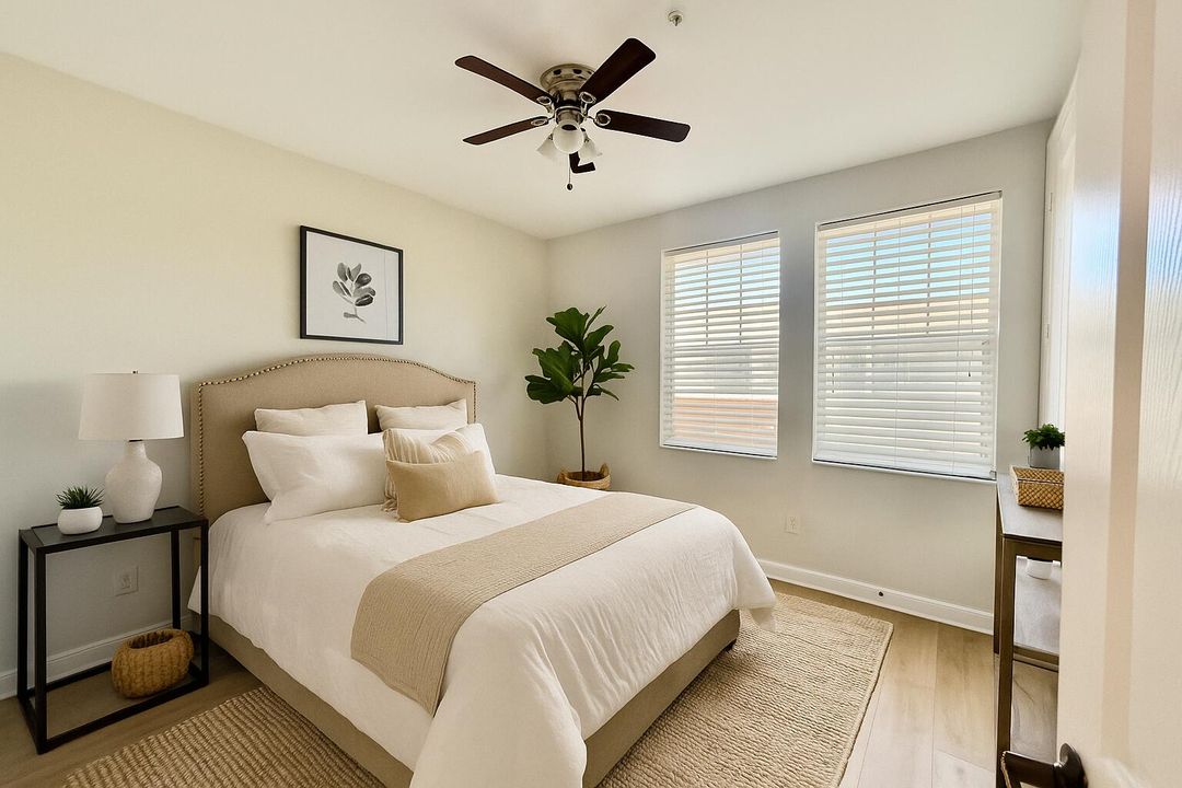 For Sale: $359,000 (2 beds, 2 baths, 1326 Square Feet)