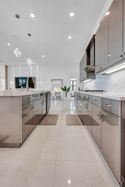 For Rent: $4,000 (3 beds, 3 baths, 2771 Square Feet)