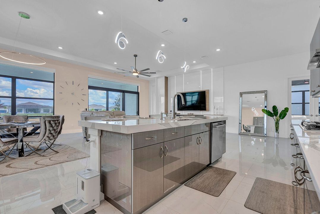 For Rent: $4,000 (3 beds, 3 baths, 2771 Square Feet)