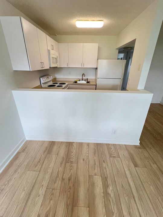 For Sale: $69,900 (1 beds, 1 baths, 532 Square Feet)