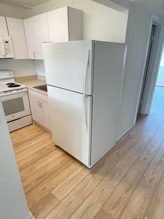 For Sale: $69,900 (1 beds, 1 baths, 532 Square Feet)