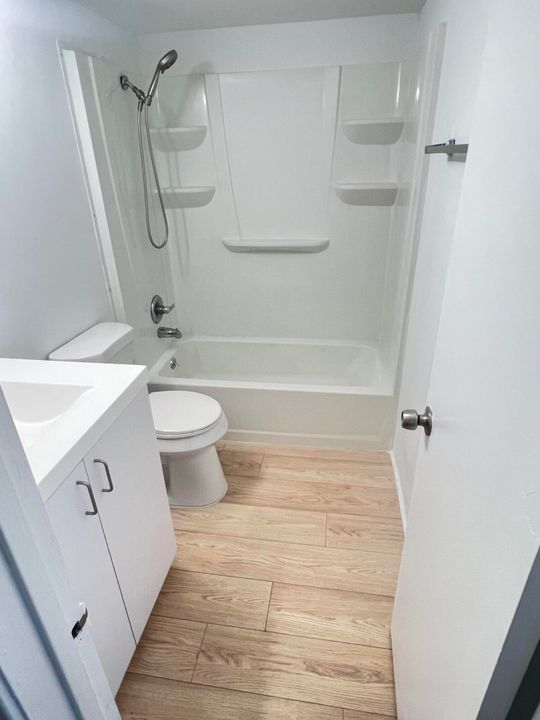 For Sale: $69,900 (1 beds, 1 baths, 532 Square Feet)