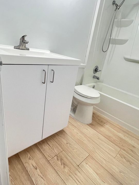 For Sale: $69,900 (1 beds, 1 baths, 532 Square Feet)