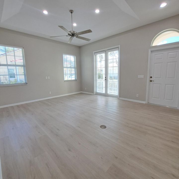 En Venta: $649,000 (2 camas, 2 baños, 1330 Pies cuadrados)