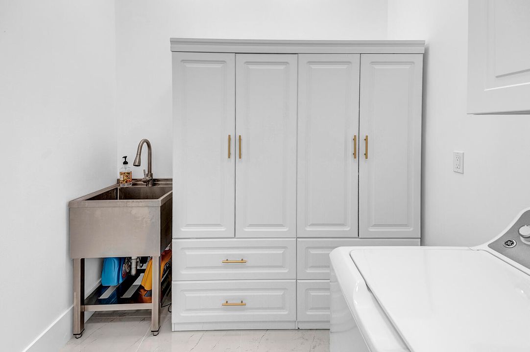 For Rent: $4,000 (3 beds, 3 baths, 2771 Square Feet)