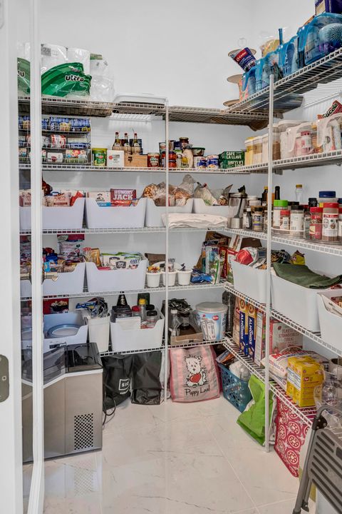 For Rent: $4,000 (3 beds, 3 baths, 2771 Square Feet)