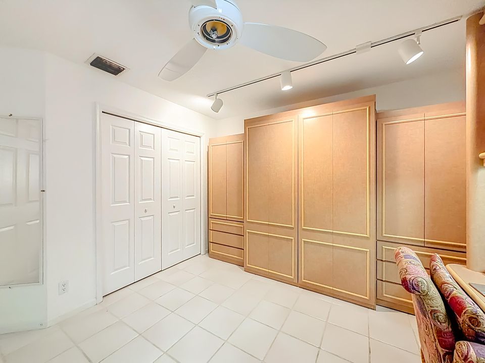 For Rent: $4,400 (3 beds, 3 baths, 2410 Square Feet)