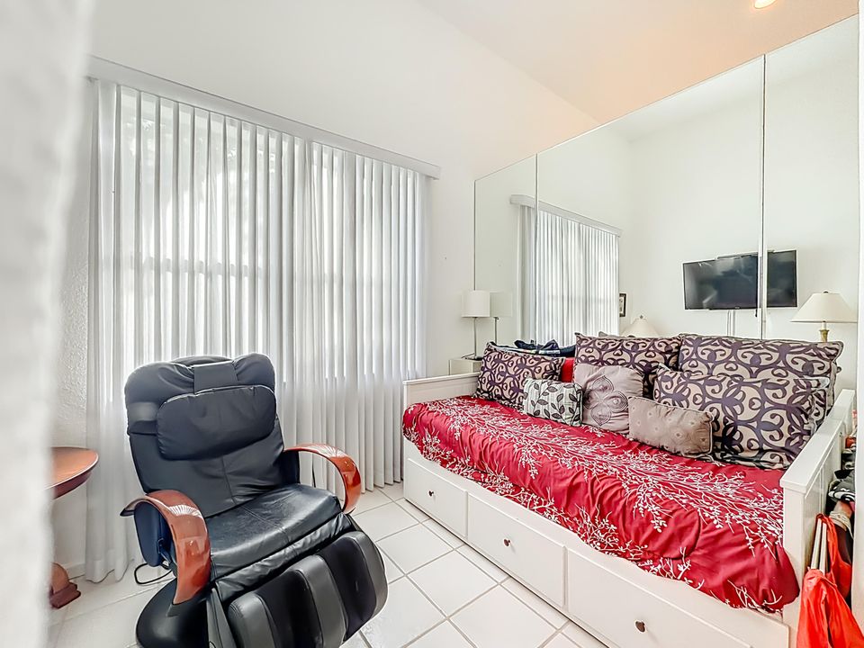 For Rent: $4,400 (3 beds, 3 baths, 2410 Square Feet)