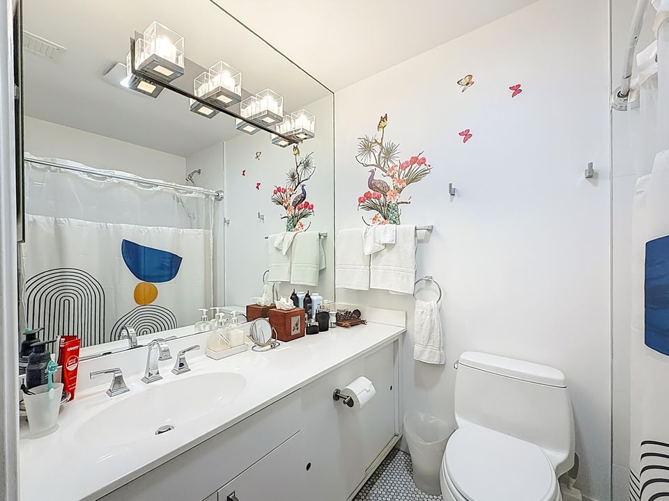 For Rent: $4,400 (3 beds, 3 baths, 2410 Square Feet)