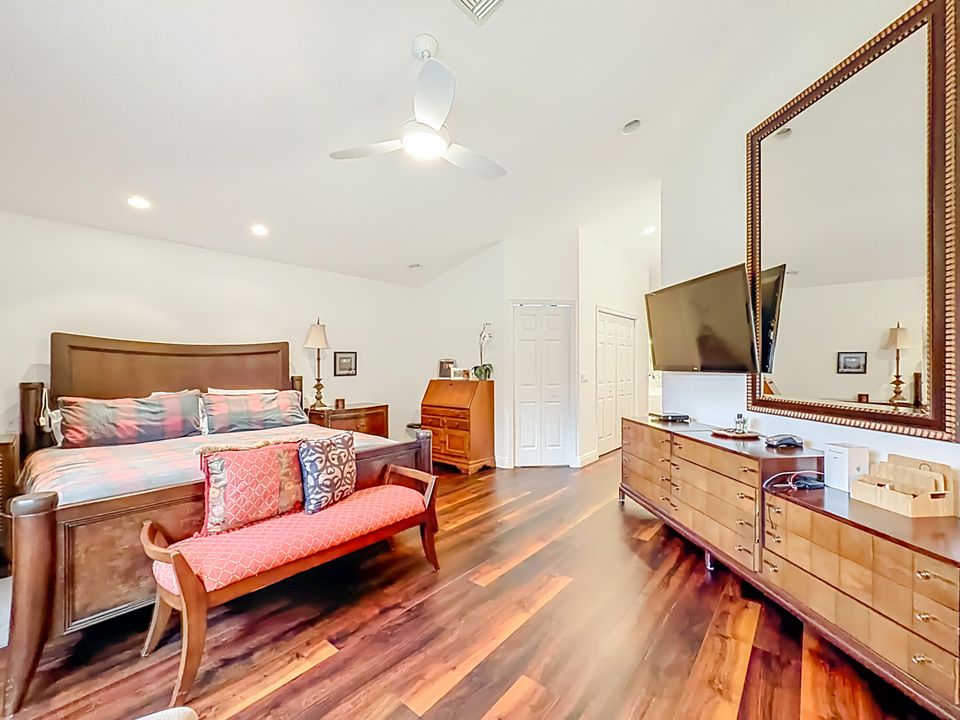 For Rent: $4,400 (3 beds, 3 baths, 2410 Square Feet)